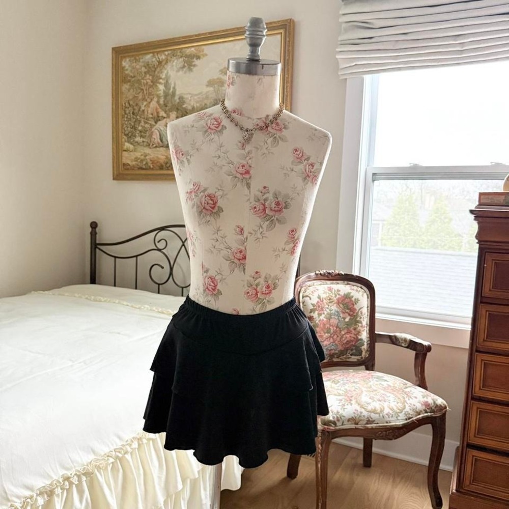 y2k body wrappers‎ black ruffle mini skirt size large